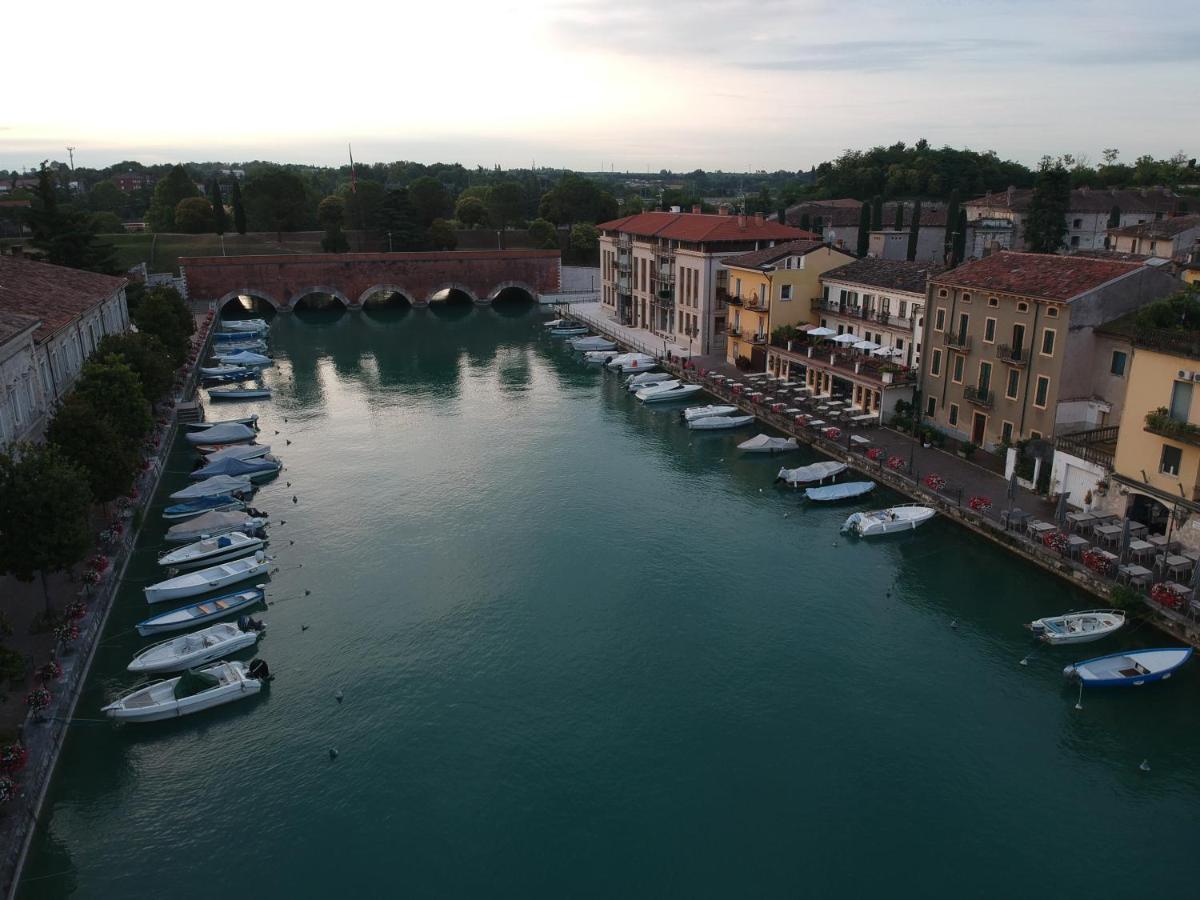 Fiori Sull'Acqua Apartments Peschiera del Garda Exterior foto